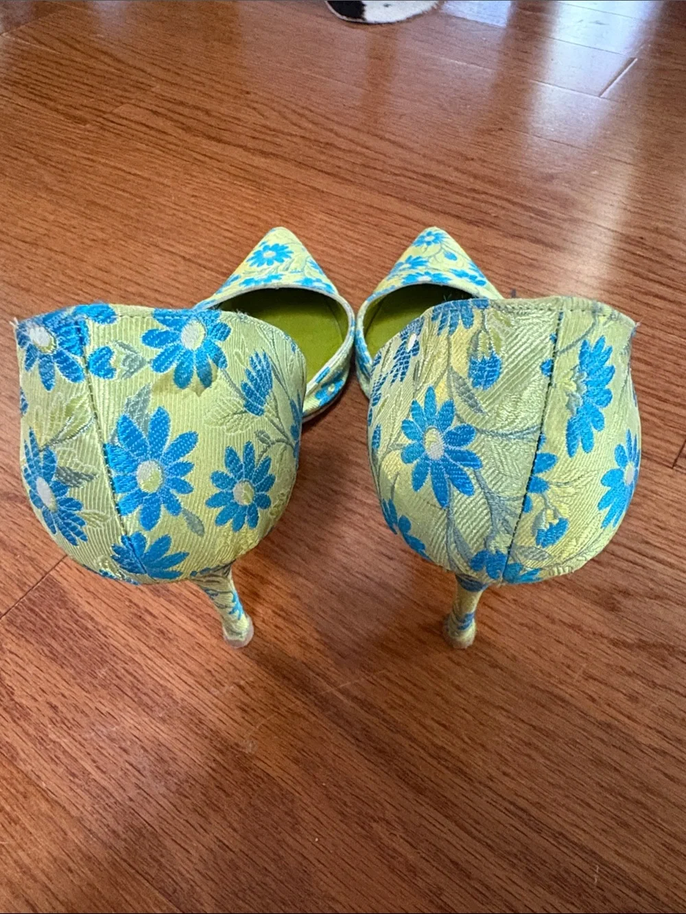 Manolo Blahnik Green and Blue Floral Pointed-Toe D'Orsay Pumps - Picture 3 of 4